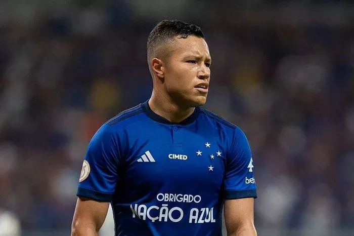 Grêmio celebra namoro que virou casamento com Marlon: "Ele está feliz" Marlon Cruzeiro Grêmio