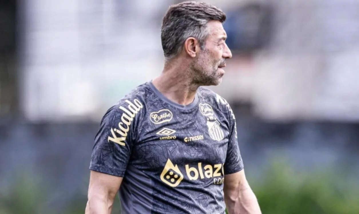Pedro Caixinha pelo Santos
