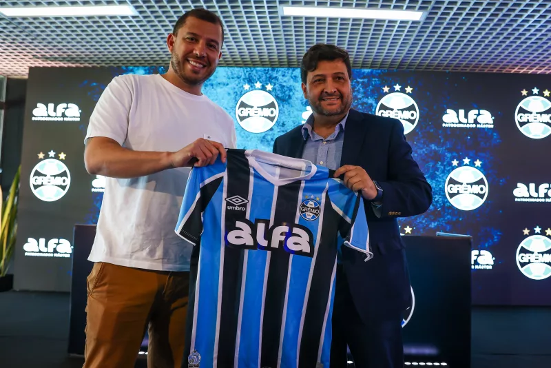 Grêmio realiza apresentação do novo patrocinador e mostra versão oficial do uniforme