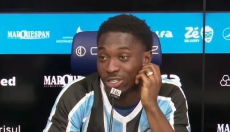 Amuzu pelo Grêmio