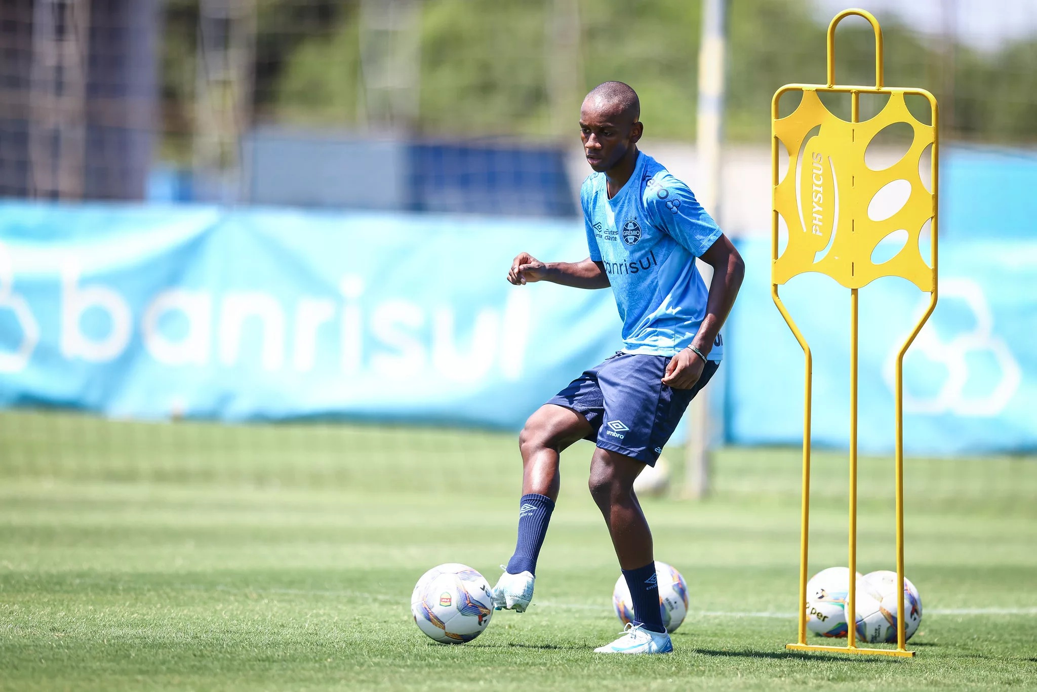 Grêmio recebe nova proposta milionária, mas resiste para manter Gabriel Mec Gabriel Mec Grêmio