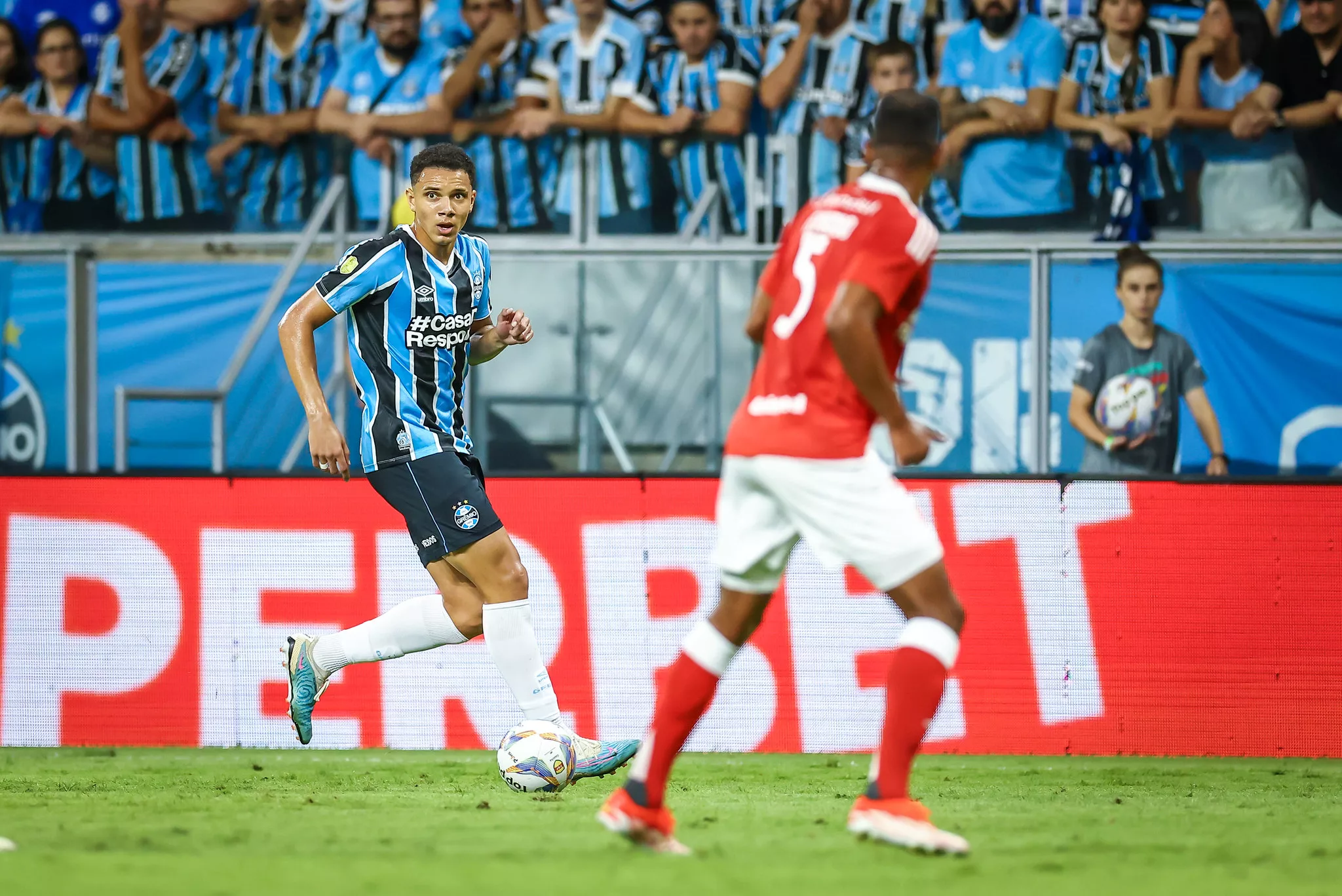 Viery relata emoção pelo primeiro Gre-Nal no profissional: "Esperei 10 anos por isso" Viery no Gre-Nal