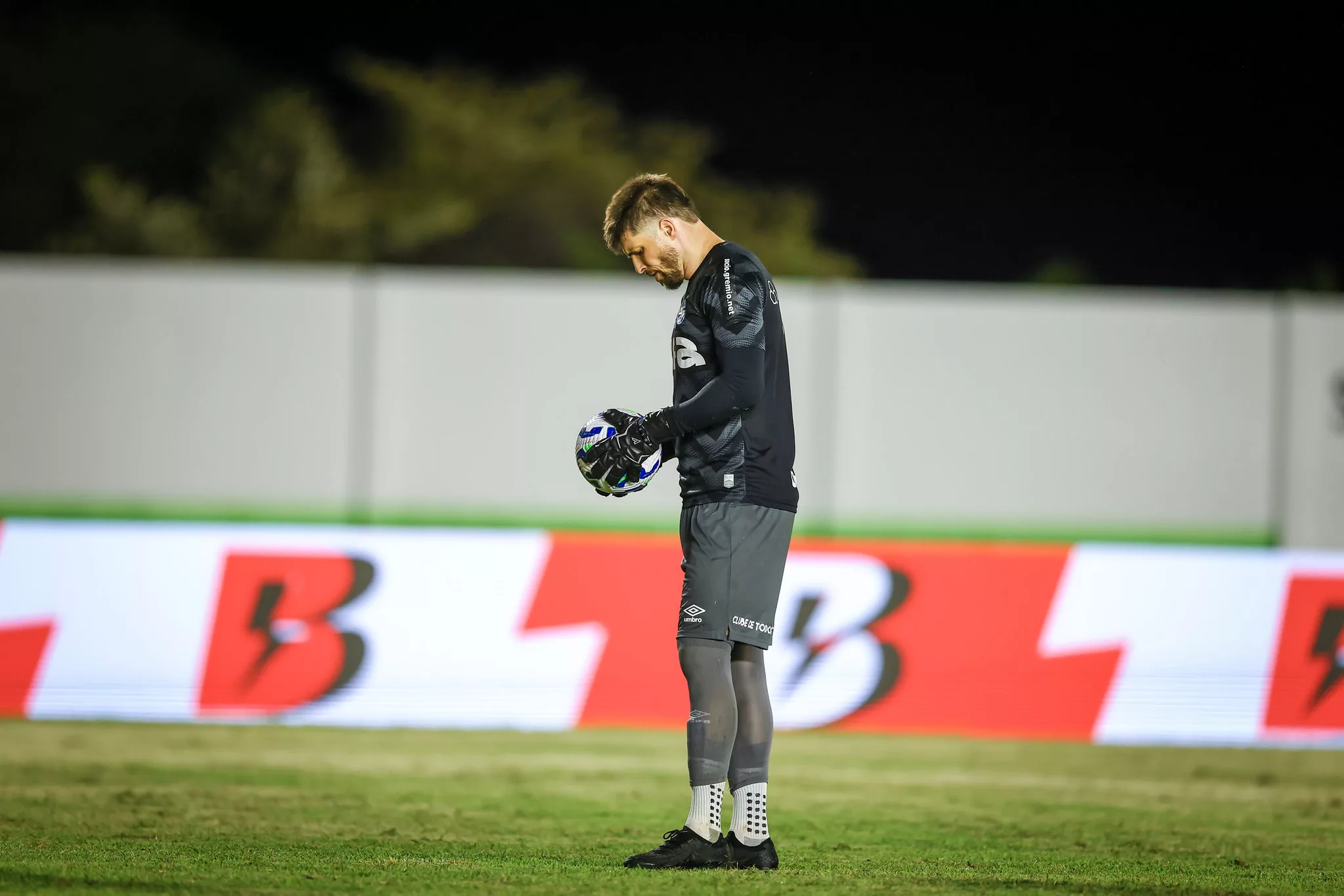 Empresário de Renato faz revelação e comenta em post de Tiago Volpi: "Baita gremista" Tiago Volpi Grêmio
