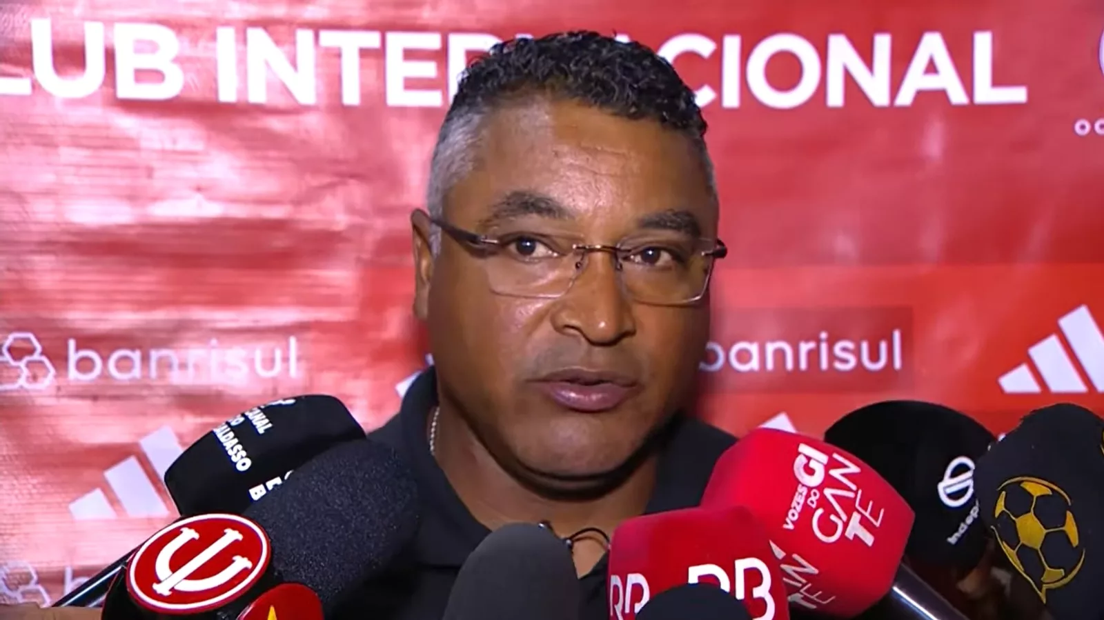 Roger atualiza Borré e Alan Patrick e diz que final pelo Inter "vai ser diferente" do que já viveu Roger Inter