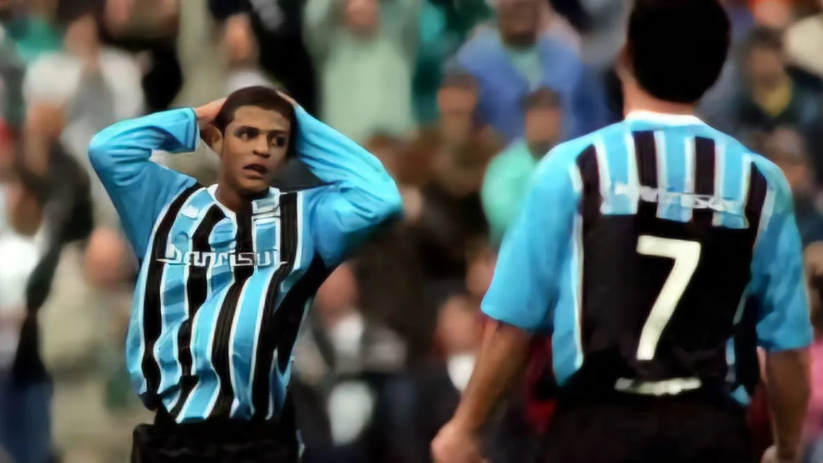 Felipe Melo, jogado pelo Grêmio em 2004