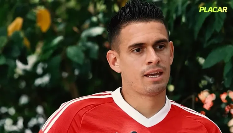Rafael Borré, jogador do Inter em entrevista para a Placar TV