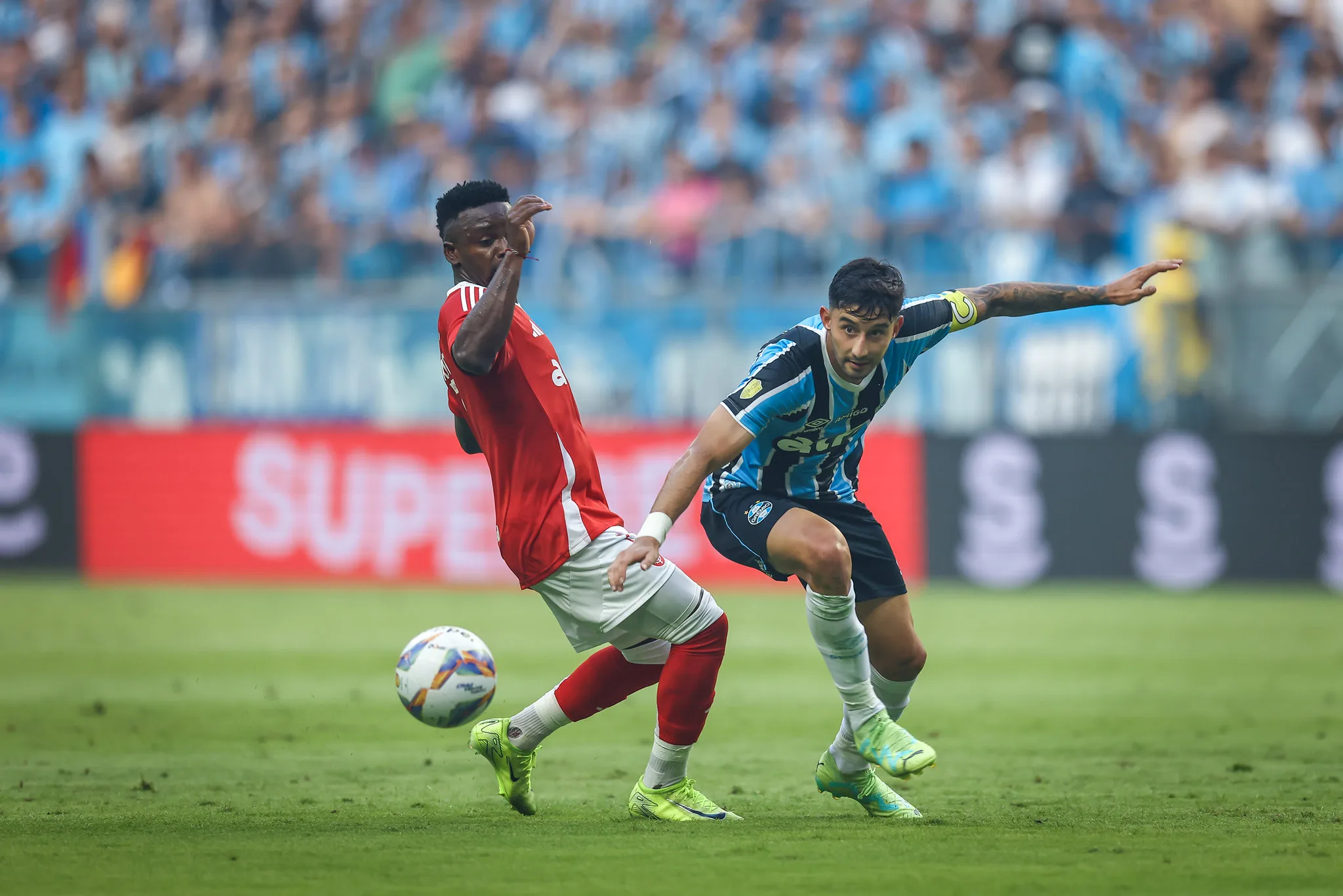 Inter mantido, Grêmio com surpresas: as escalações oficiais do Gre-Nal da final do Gauchão Villasanti Grêmio