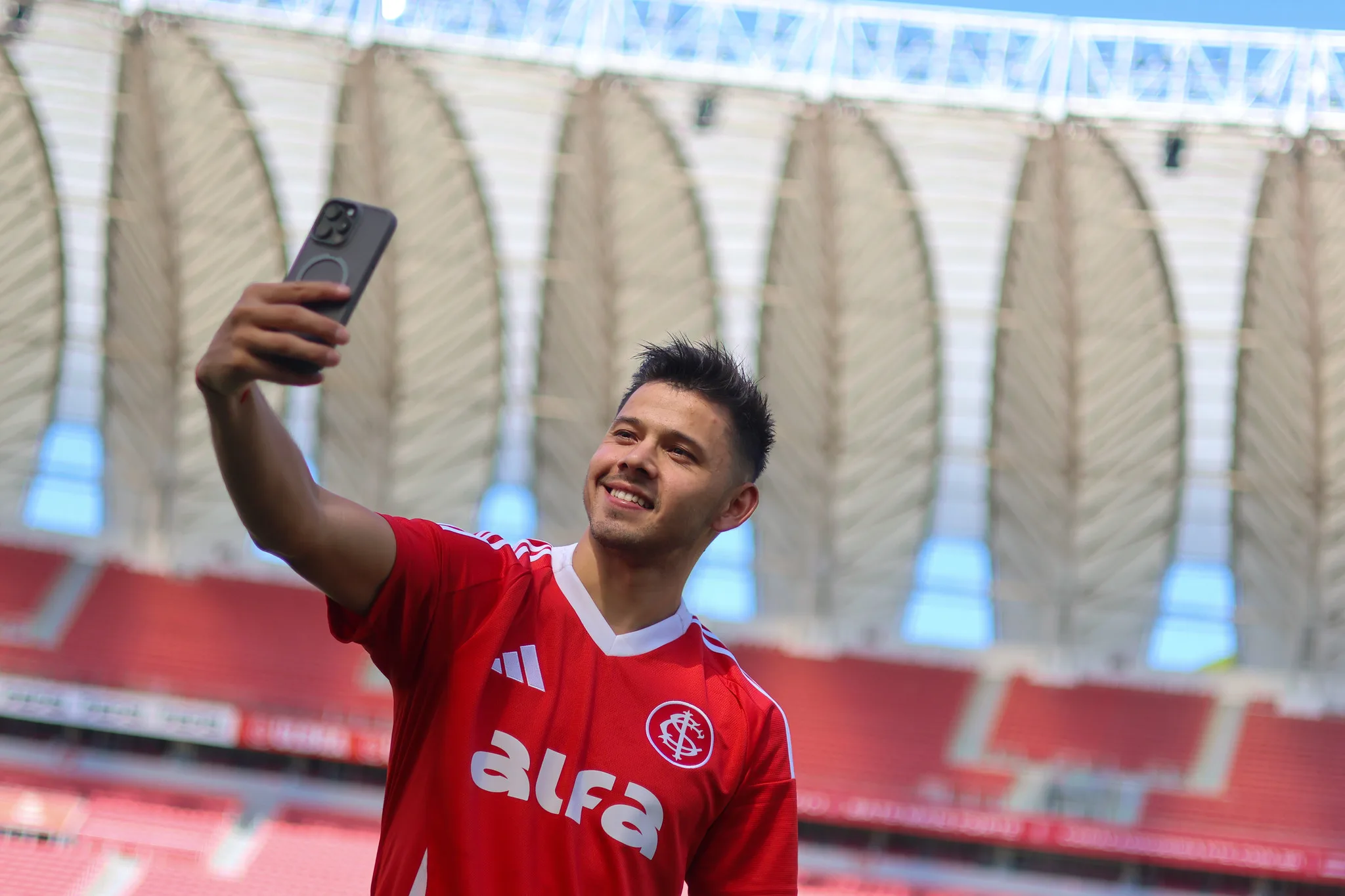Óscar Romero diz ter feito a escolha certa ao fechar com o Inter: "Clube muito sedutor" Romero pelo Inter