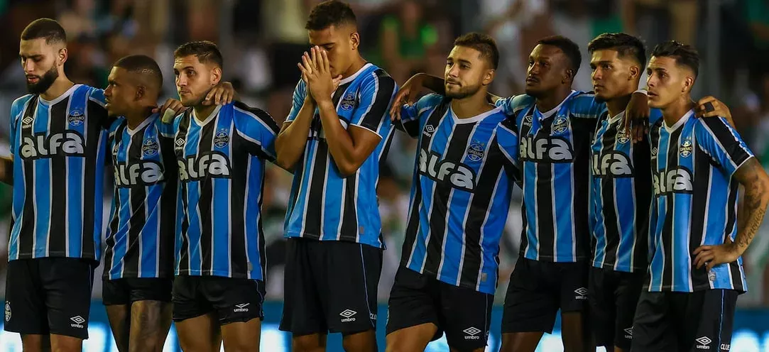 Criticado no Gre-Nal, jogador do Grêmio repete Braithwaite e deixa mensagem na web Grêmio