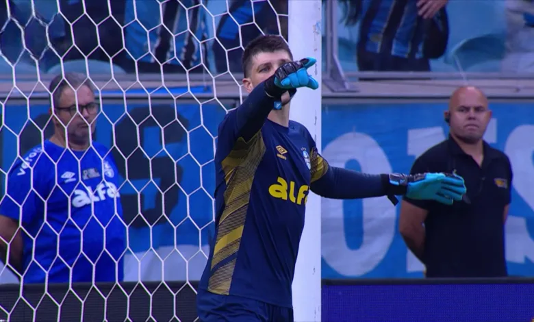 Grêmio mantém confiança em Volpi como titular para o ano: "Já nos entregou muito" Tiago Volpi, Grêmio