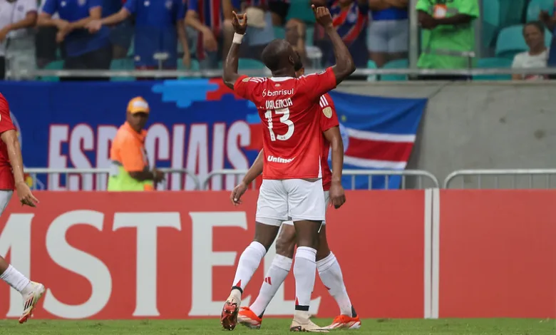 Roger Machado confirma Enner Valencia como titular e destaca evolução do atacante 54428264097_065d1f6566_c (1)