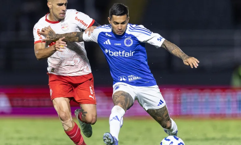 Grêmio acompanha situação com o Cruzeiro e pode tentar volta de Dudu, diz site Dudu