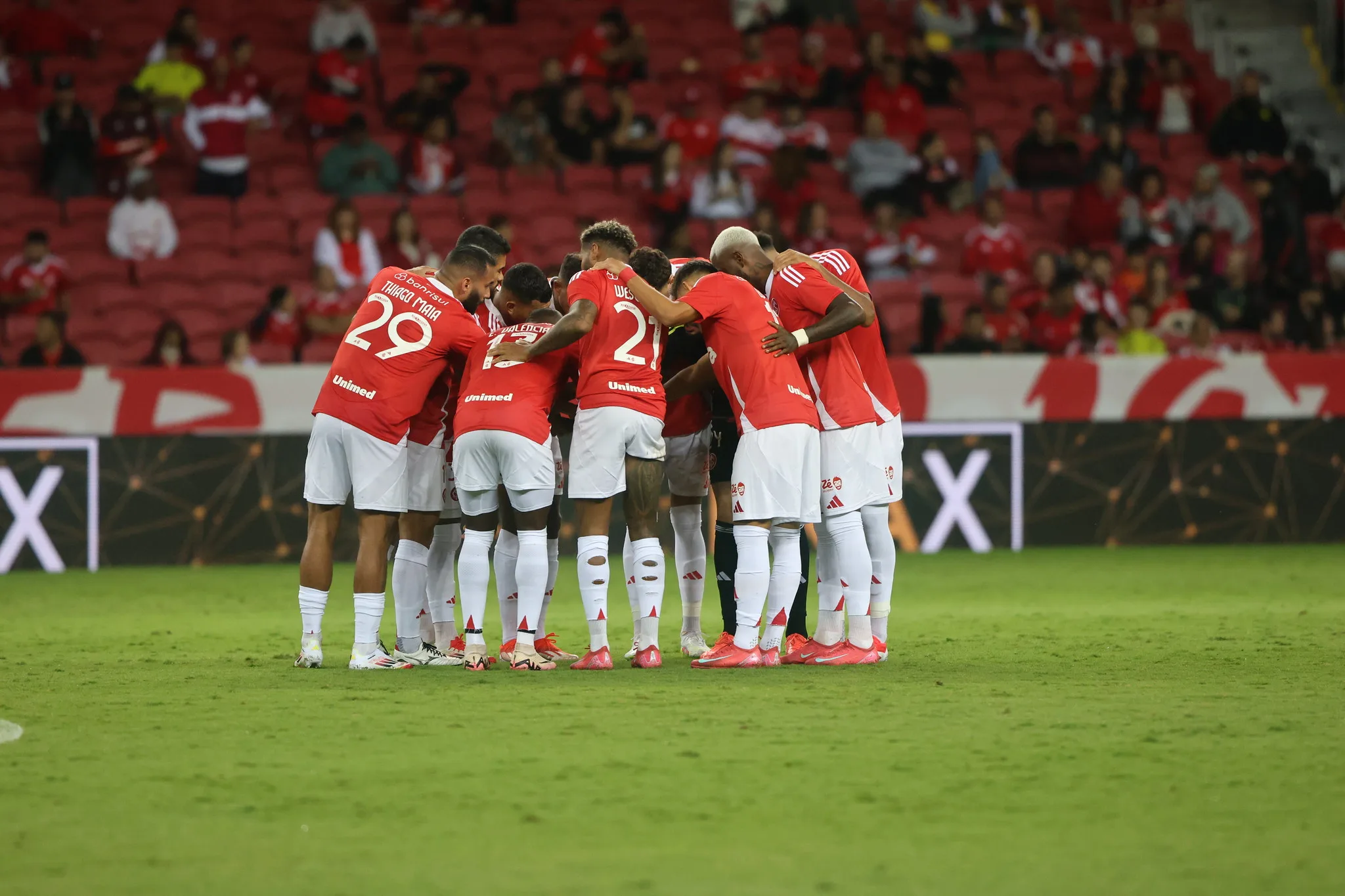 Inter comunica perda de jogador por fratura no dedo: "Está fora dos próximos" Inter