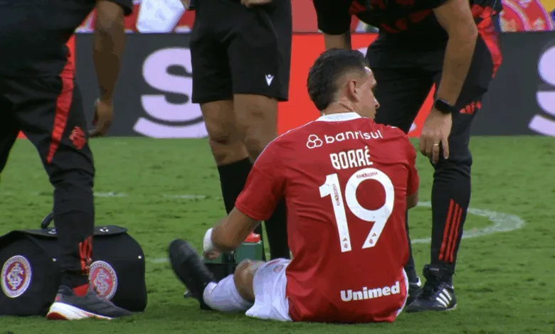 Rafael Borré sofre lesão grau II e desfalca o Inter; veja o tempo de parada Borré, Inter