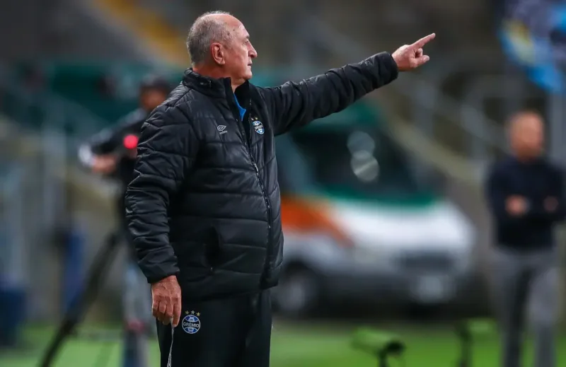 Vai voltar? Os bastidores da conversa entre Felipão e Pavón no Grêmio RS - FUTEBOL/CAMPEONATO BRASILEIRO 2021 /GREMIO X CORINTHIANS- ESPORTES - Lance da partida entre Gremio e Corinthians disputada na noite deste sabado, na Arena do Gremio, em partida valida pela Campeonato Brasileiro 2021. FOTO: LUCAS UEBEL/GREMIO FBPA