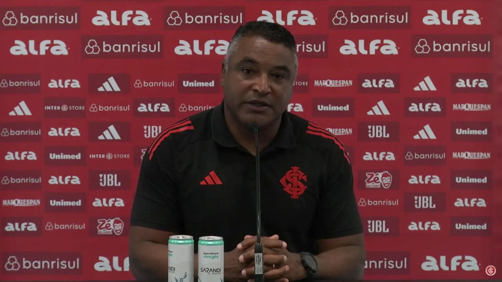 Roger Machado elogia árbitro e não vê pênalti para o Grêmio: "Sem justificativa" Roger Machado, Inter
