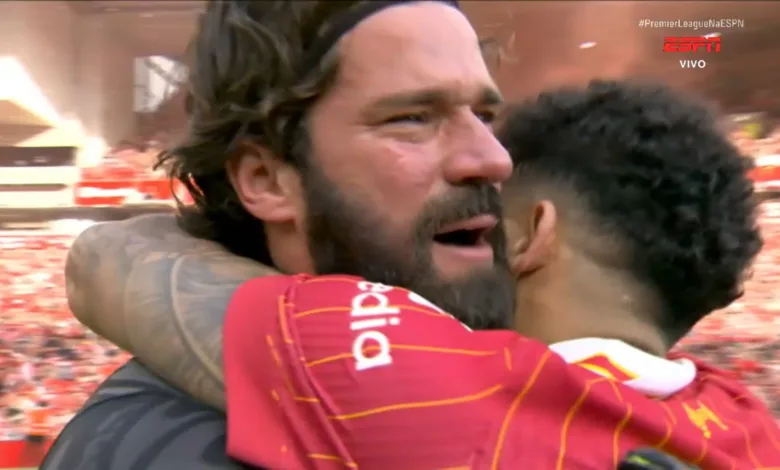 Alisson Becker emociona ao vencer segundo título da Premier League e anima torcida do Inter Alisson Becker conquista título da Premier League pelo Liverpool e anima torcida do Internacional com possível retorno no futuro.