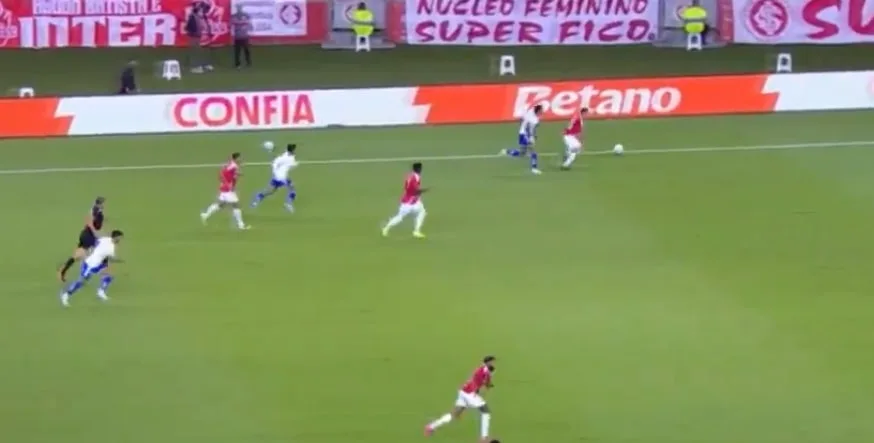 Vídeo: Bernabei deixa Gabigol na saudade e empolga torcida do Inter no Beira-Rio Bernabei pelo Inter