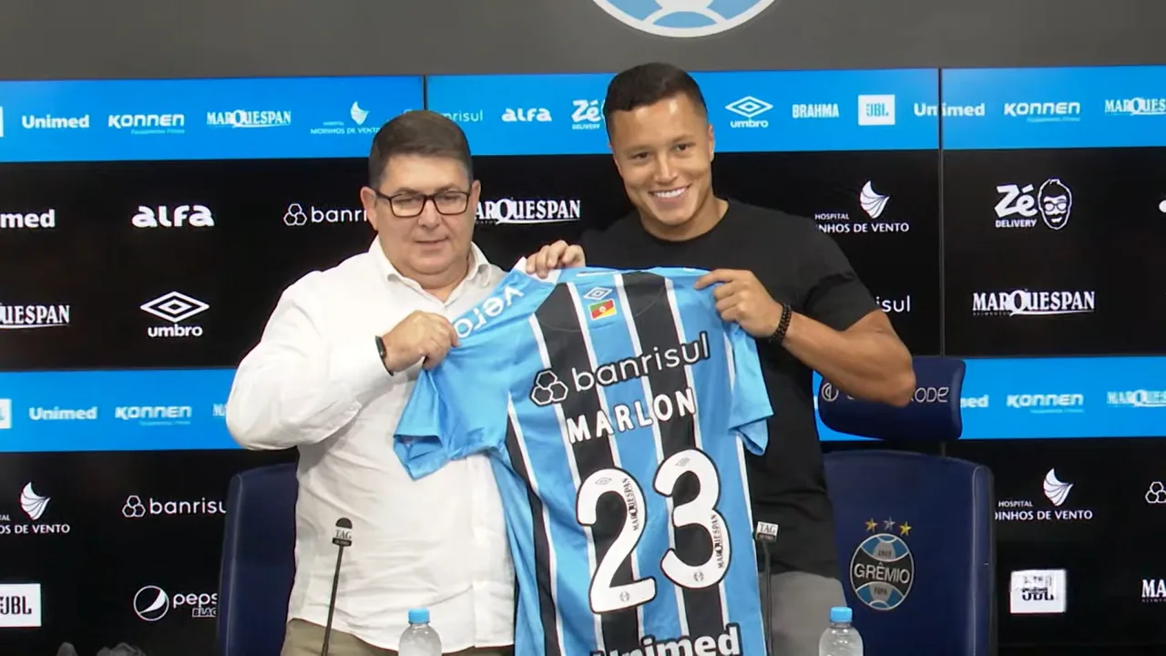 Antes, treinado por Léo Jardim, no Cruzeiro, Marlon foi apresentado pelo Grêmio
