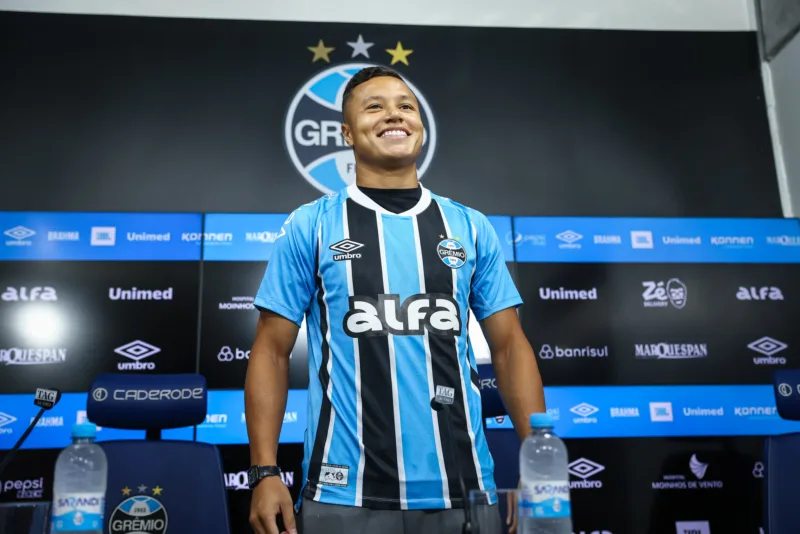 Antes, treinado por Léo Jardim, no Cruzeiro, Marlon foi apresentado pelo Grêmio