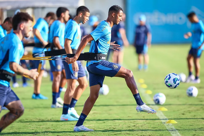 Jogadores do Grêmio no treino