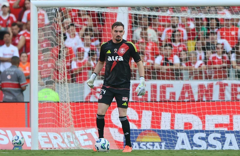 Goleiro do Inter, Anthoni destaca superação e avisa: "Estão atentos e nos estudando mais" Anthoni, Inter