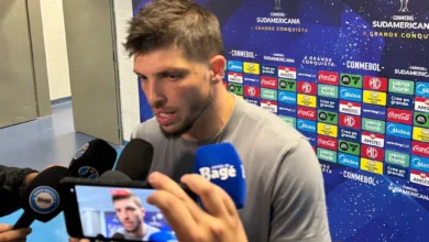 Tiago Volpi pelo Grêmio