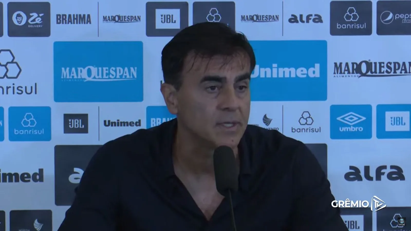 Gustavo Quinteros lamenta resultado, mas não vê atuação ruim do Grêmio Gustavo Quinteros