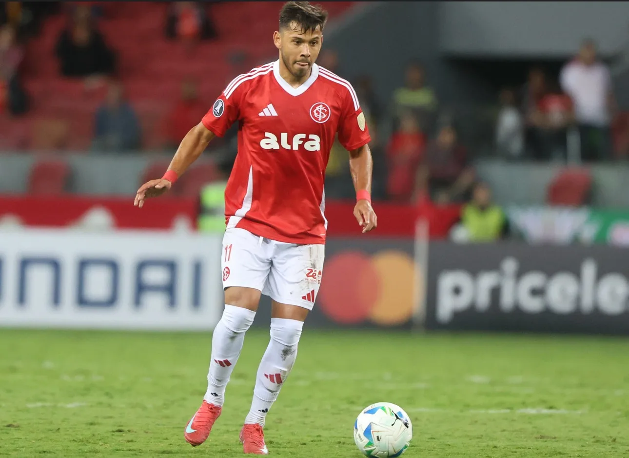 Alan Patrick preocupa Inter, mas deve viajar para a Colômbia Óscar Romero, Inter