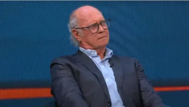 Falcão comenta demissão de Roger no Inter: "Trocar faltando dois meses para acabar?" Falcão pelo Inter