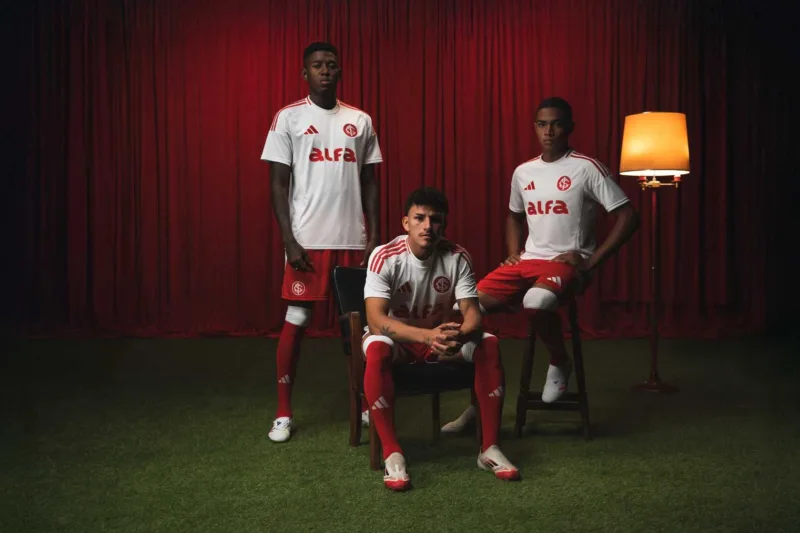 Inter apresenta novo uniforme branco em homenagem ao primeiro Brasileirão; veja detalhes