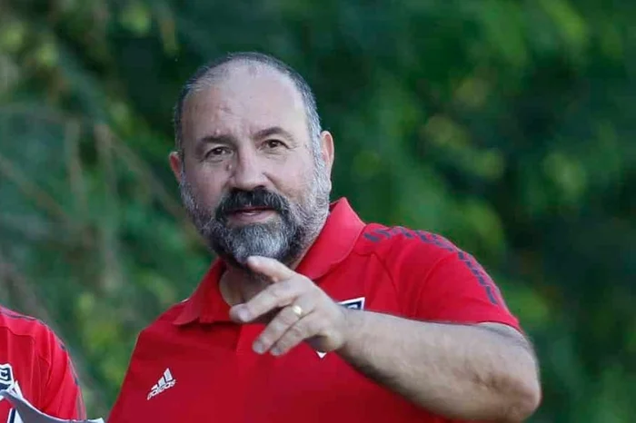 Sobre a demissão confirmada pelo Inter por dura crítica ao trabalho de Gustavo Grossi Sobre a demissão confirmada pelo Inter por dura crítica ao trabalho de Gustavo Grossi