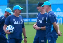 Técnico Mano Menezes atrás de um resultado bom no Grêmio - Cristiano Oliveski/Divulgação