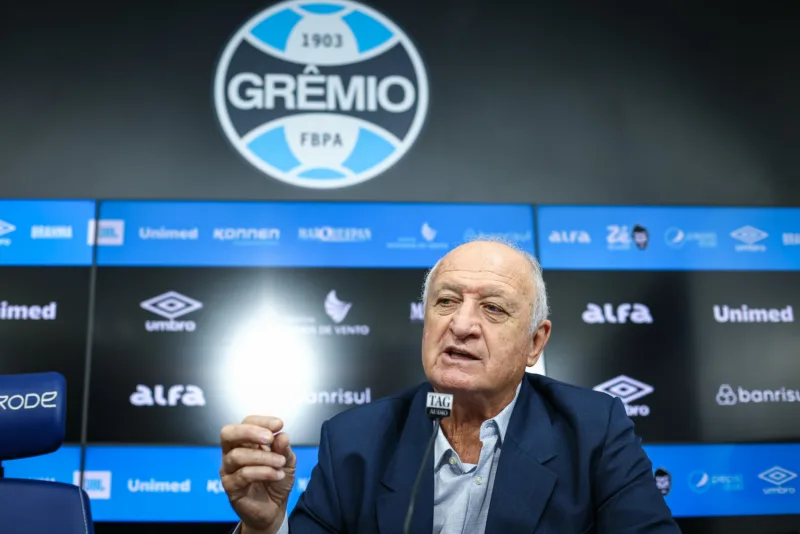 Felipão revela o que o Grêmio ouviu da CBF e rasga elogios a Mano: "Trabalho espetacular" Grêmio com a volta de Felipão