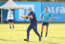 Grêmio de Mano Menezes recebe o Santos
