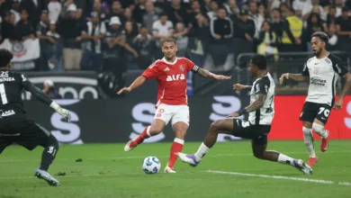 Alan Patrick foi substituído no intervalo de Corinthians x Inter