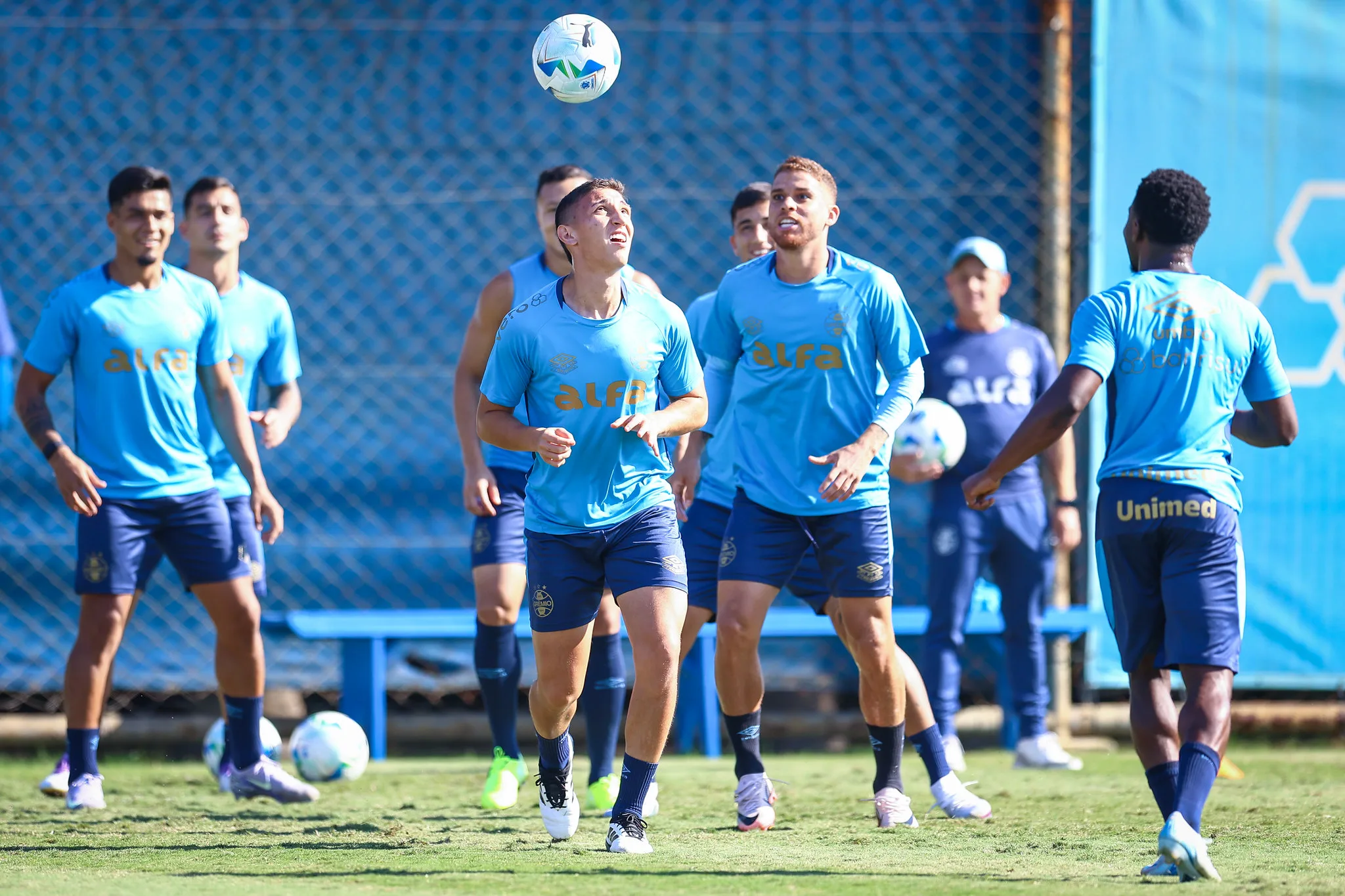 Sem Braithwaite e com novidades da base, veja provável Grêmio e onde assistir contra o Atlético Grau Grêmio encara o Atlético Grau