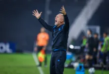 Mano Menezes treinando o Grêmio