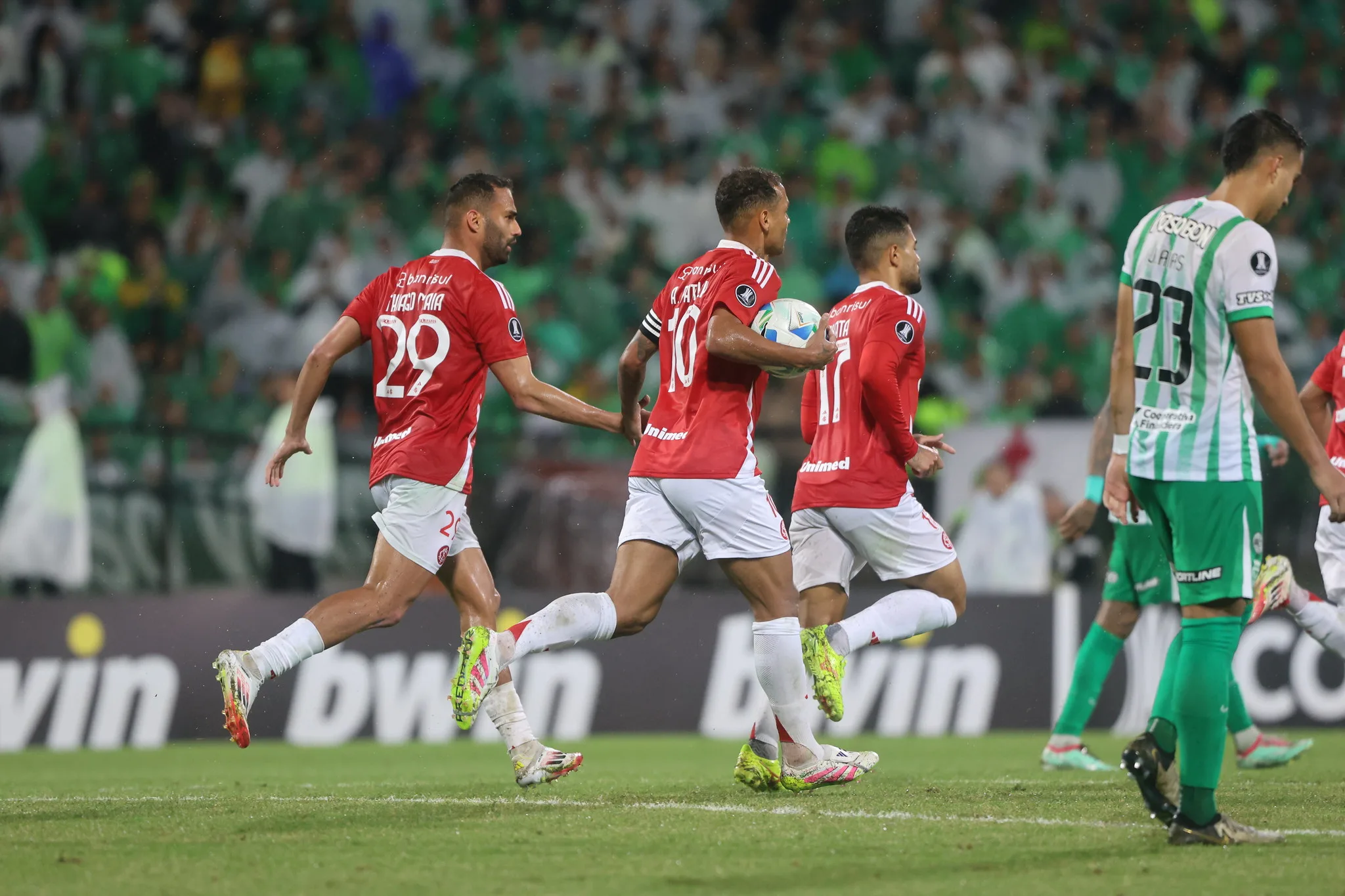 Inter sai da zona de classificação da Libertadores após derrota; veja situação do grupo Inter na Libertadores