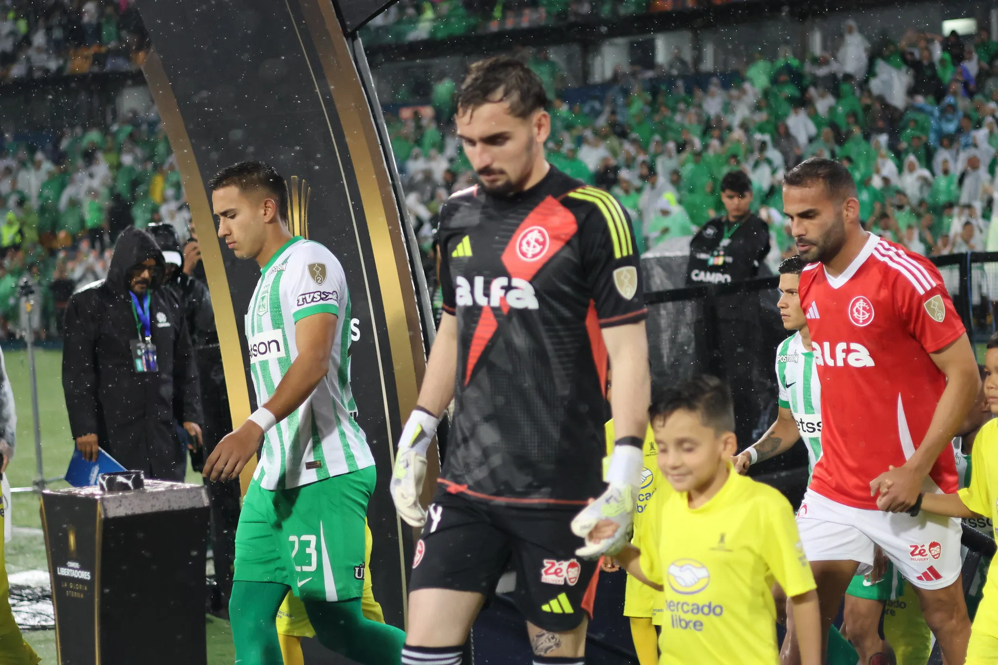 Anthoni cita três motivos para o Inter estar levando tantos gols nos jogos Anthoni na derrota do Inter na Libertadores
