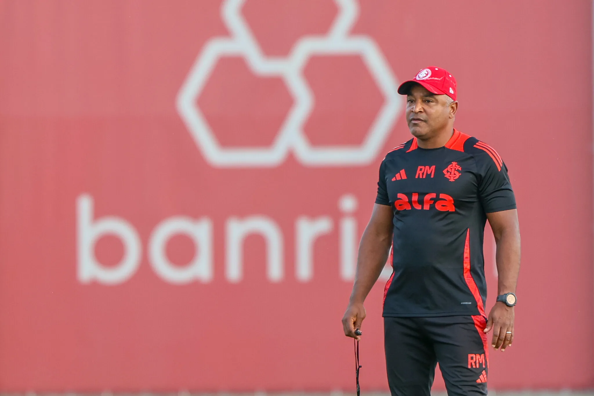 Roger admite Inter desgastado pelo calendário e explica saídas de Alan Patrick e Ricardo Mathias Roger Machado pelo Inter