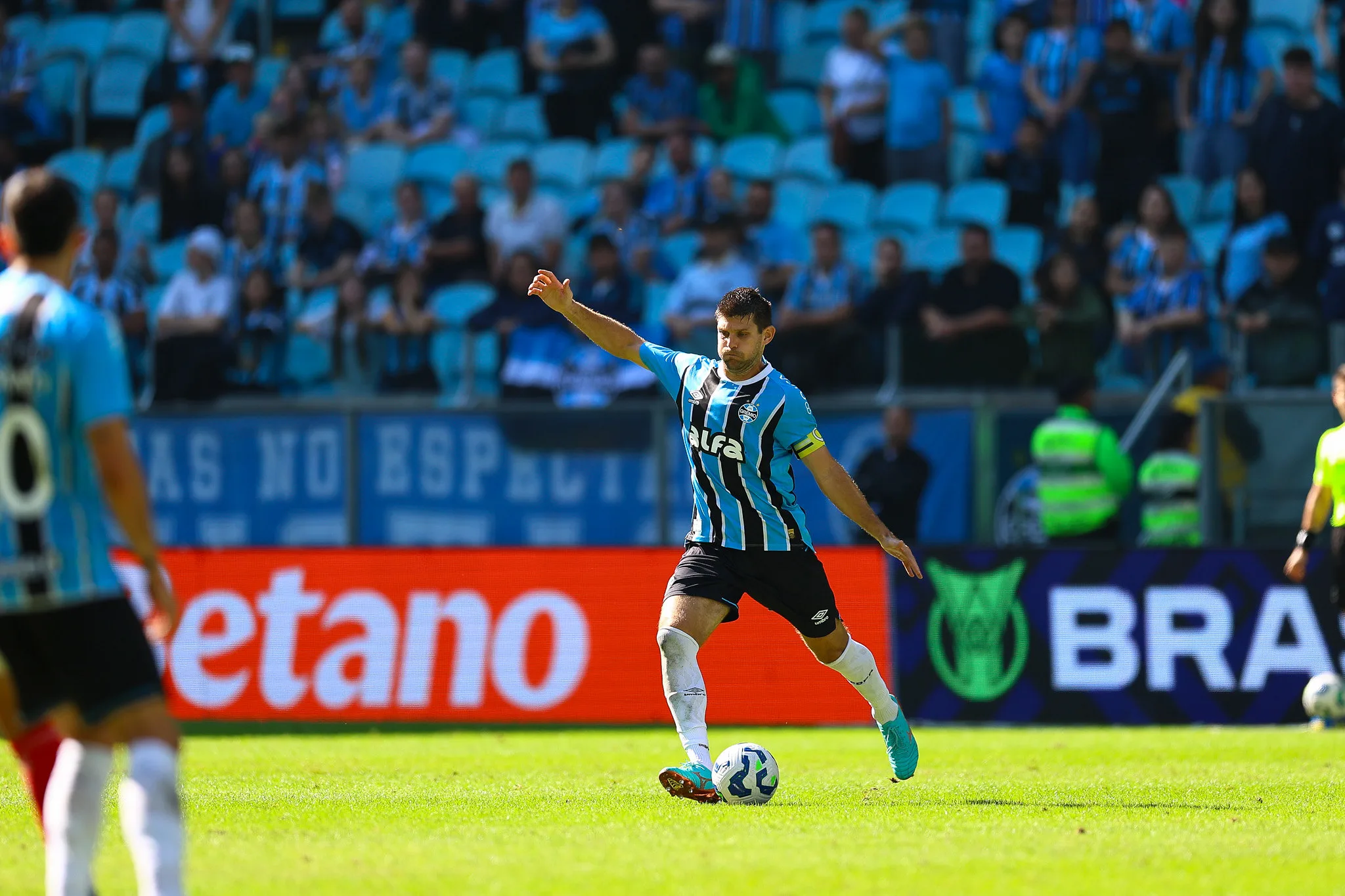 Que categoria: vídeo mostra chapéu dado por Kannemann em Grêmio x Bahia Kannemann em Grêmio x Bahia