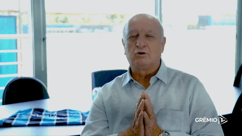 Felipão teme mesmo filme de 2021 e insiste em reforços no Grêmio, diz comentarista Felipão, coordenador técnico do Grêmio - 2025 Foto: YouTube/Grêmio TV