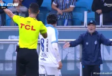 Mano Menezes em partida do Grêmio contra o CSA na Arena - Copa do Brasil 2025
