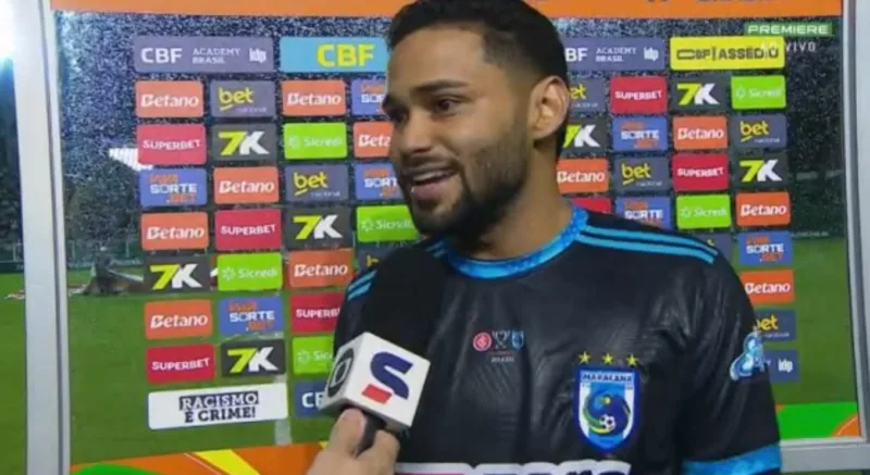 Goleiro que pegou três pênaltis do Inter segue no futebol graças ao Grêmio Goleiro que pegou três pênaltis do Inter segue no futebol graças ao Grêmio