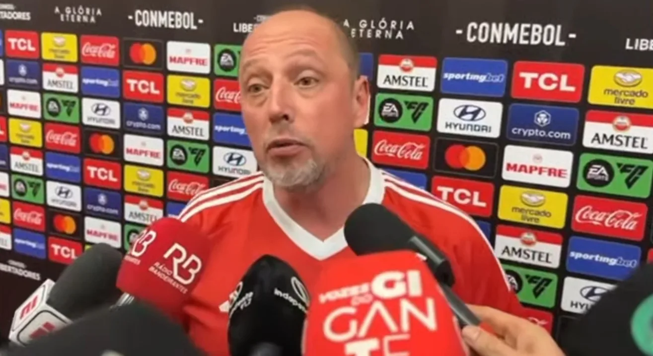 Barcellos desabafa, defende planejamento do Inter e rebate críticas da imprensa sobre lesões Alessandro Barcellos após Inter 2x1 Bahia