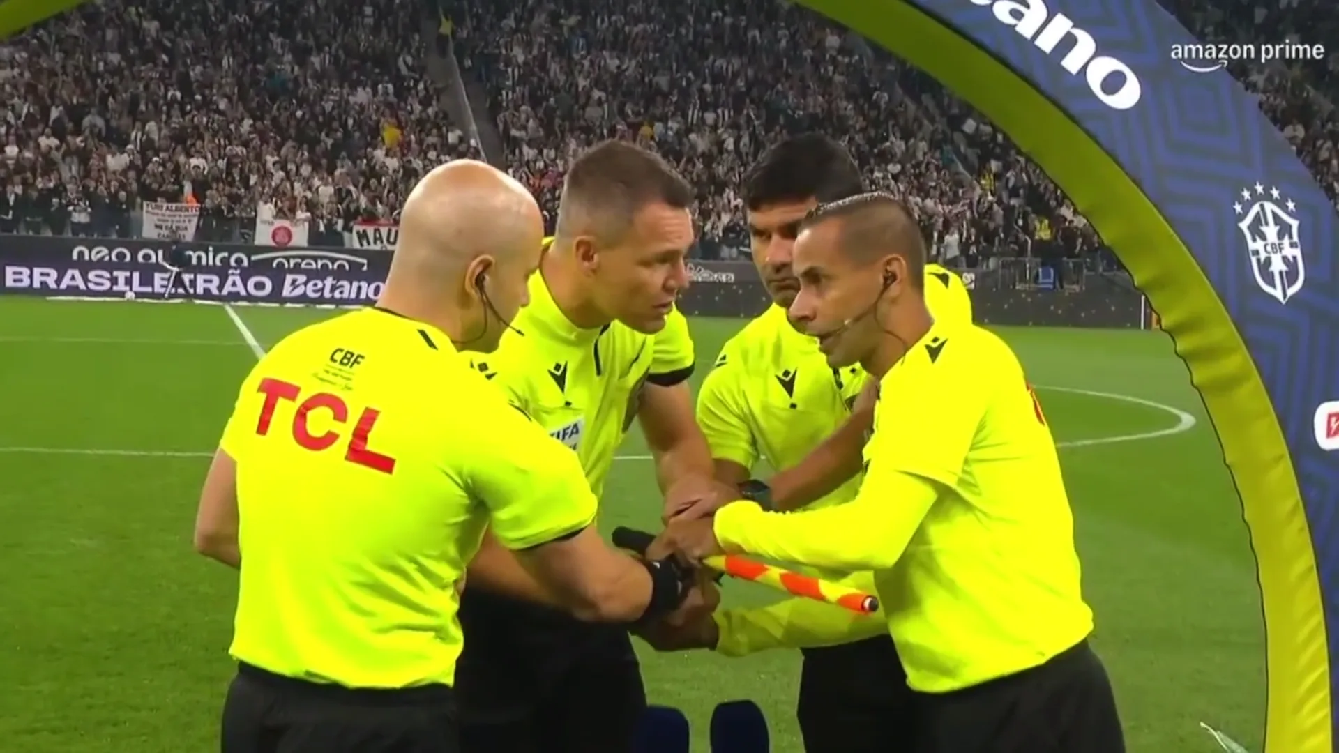 Pronunciamento e vídeos na web: como o Inter protestou após o jogo com o Corinthians Arbitragem de Corinthians x Inter