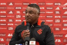 Roger Machado concede entrevista coletiva após a derrota do Inter fora de casa por 4x2 para o Corinthians, válido pelo Brasileirão 2025 Foto: Reprodução/YouTube/ TVInter