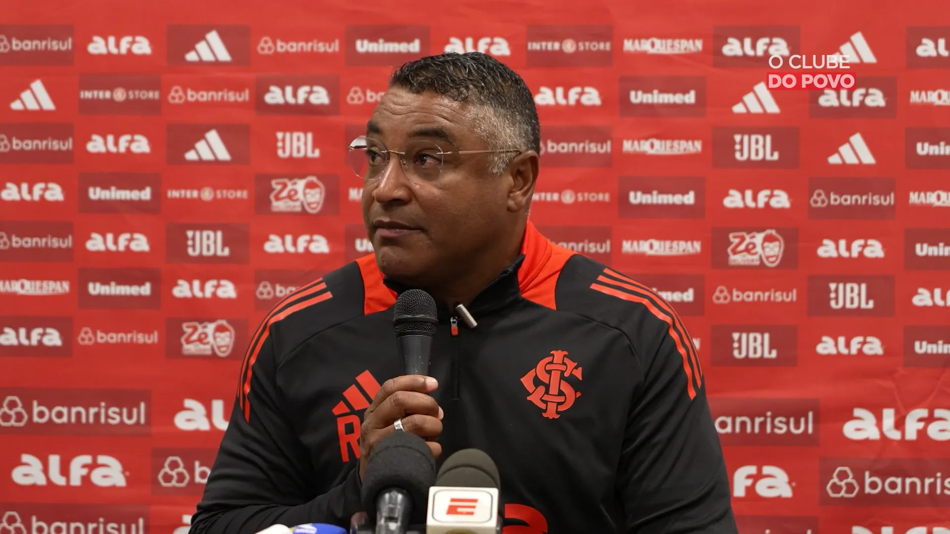 Roger Machado analisa derrota do Inter e critica arbitragem Roger Machado concede entrevista coletiva após a derrota do Inter fora de casa por 4x2 para o Corinthians, válido pelo Brasileirão 2025 Foto: Reprodução/YouTube/ TVInter