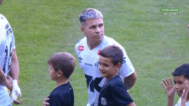 Soteldo na partida contra o Grêmio na Arena